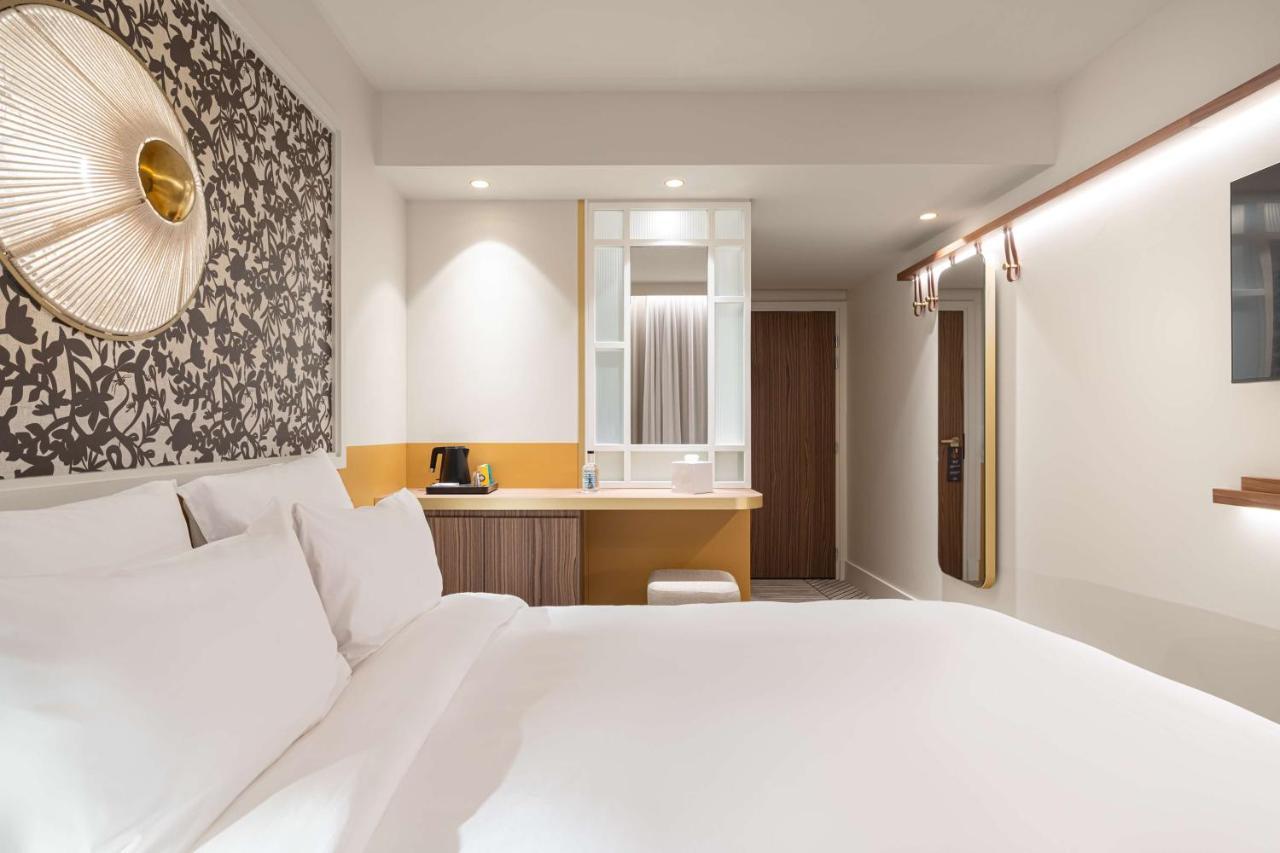 Hotel Yac Paris Clichy, A Member Of Radisson Individuals Exteriör bild