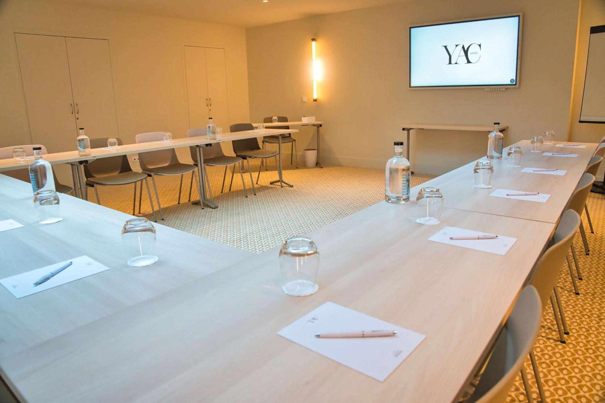Hotel Yac Paris Clichy, A Member Of Radisson Individuals Exteriör bild