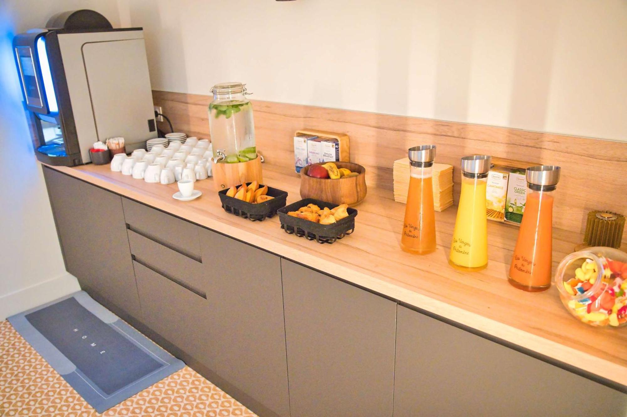 Hotel Yac Paris Clichy, A Member Of Radisson Individuals Exteriör bild