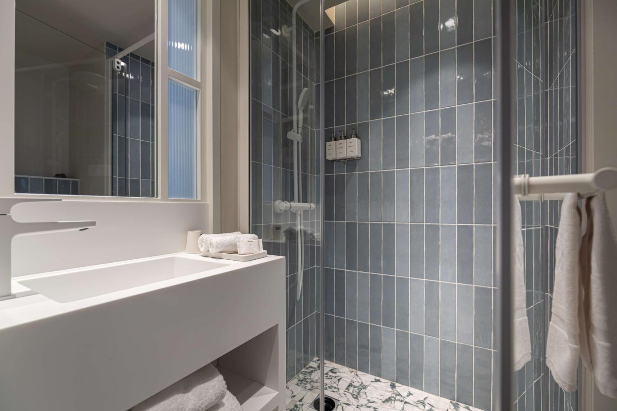 Hotel Yac Paris Clichy, A Member Of Radisson Individuals Exteriör bild